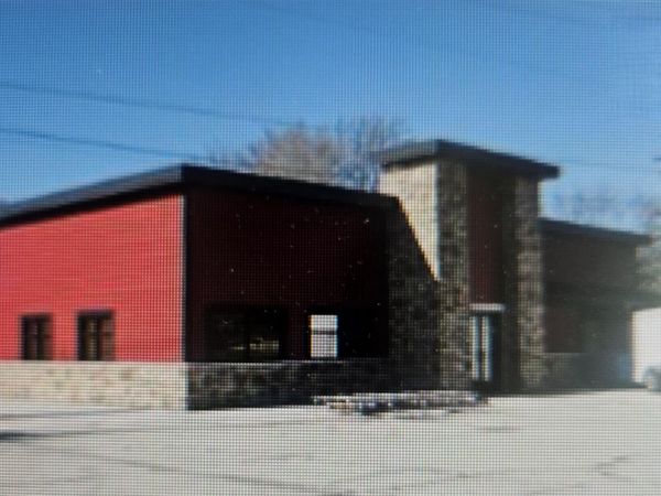 809 E Charles, Oelwein, IA 50662