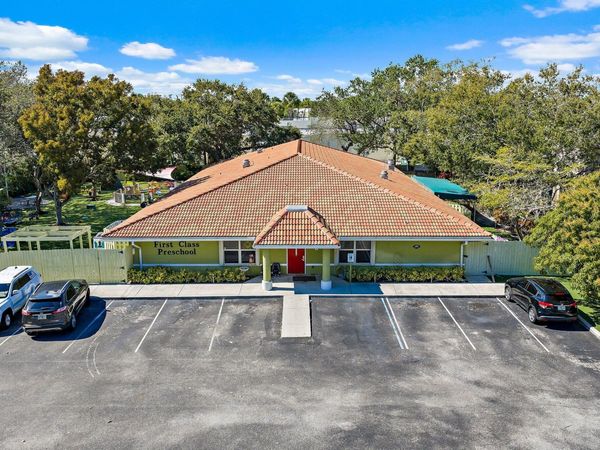 100 Intracoastal Pointe Drive, Jupiter, FL 33477