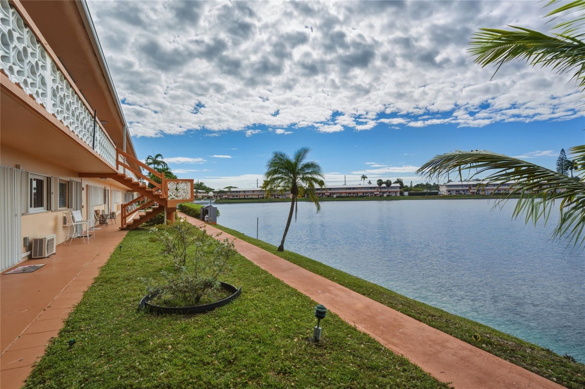 900 SW 10 Terrace, Unit 11S, Hallandale Beach, FL 33009 Photo