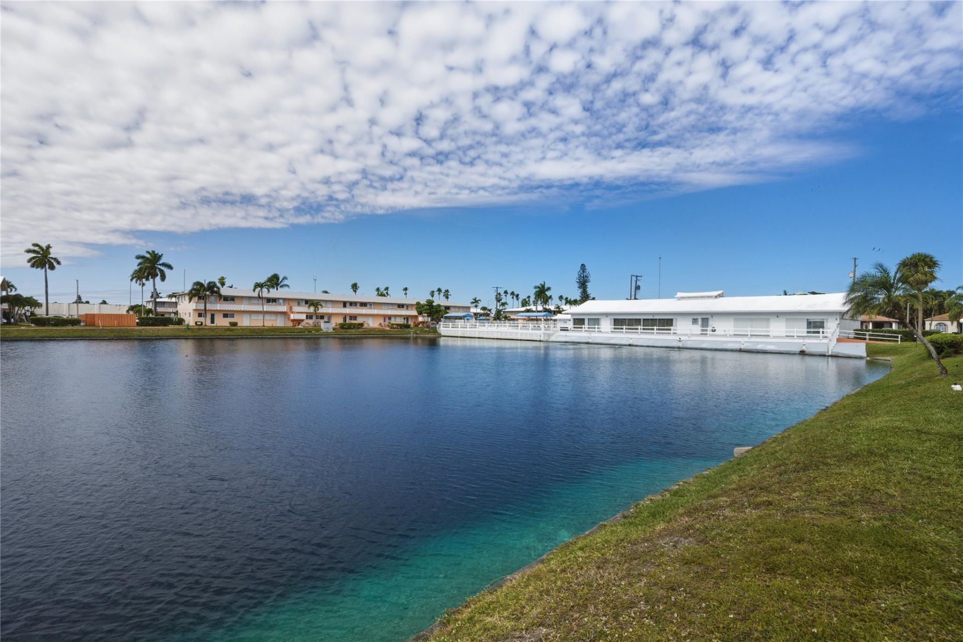 900 SW 10 Terrace, Unit 11S, Hallandale Beach, FL 33009 Photo