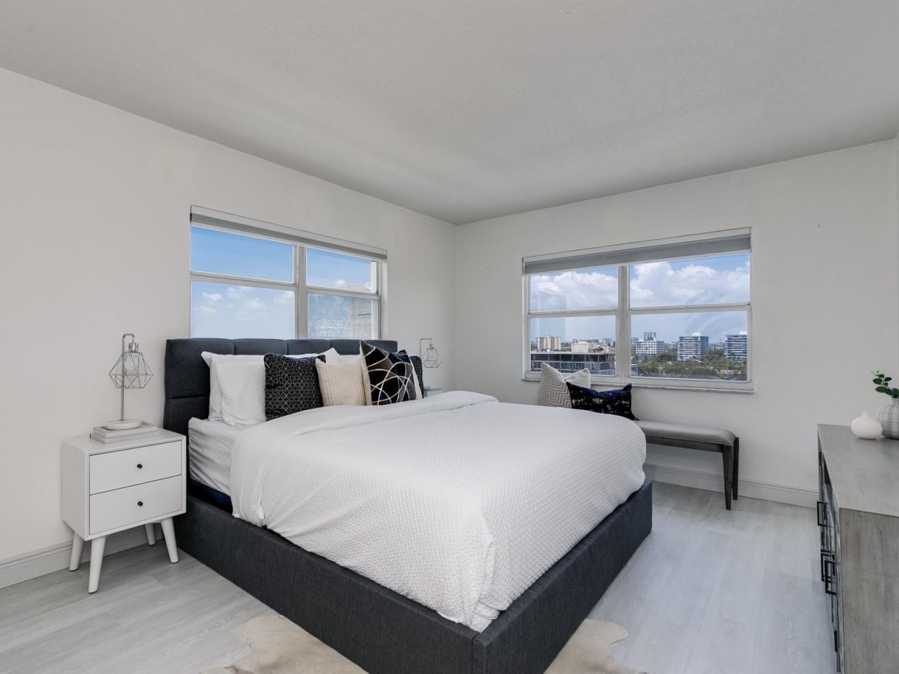 2555 NE 11th St, Unit PH1, Fort Lauderdale, FL 33304 Photo