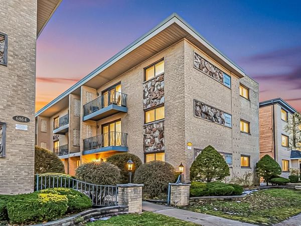 6870 N Northwest Highway, Unit 2F, Chicago, IL 60631