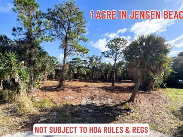 3509 NE M Cari Ln, Jensen Beach, FL 34957