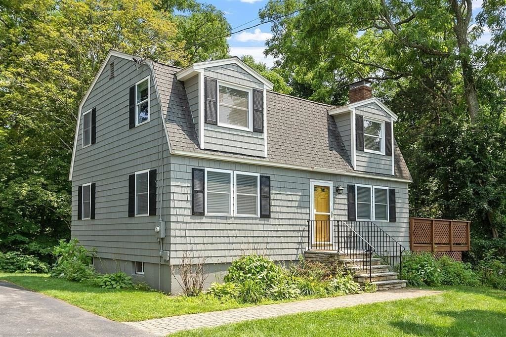 106 N Lowell Road, Windham, NH 03087 Main Photo