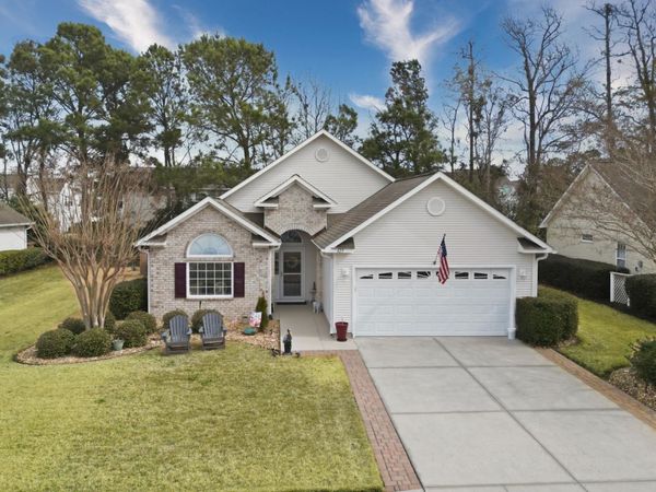 425 Kessinger Dr., Surfside Beach, SC 29575