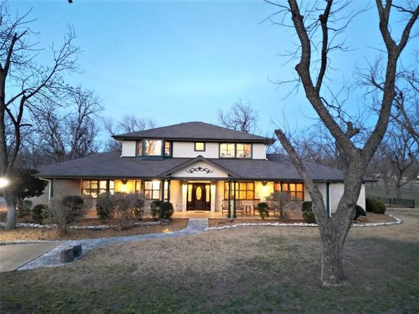 10015 Flight Plan Drive, Granbury, TX 76049