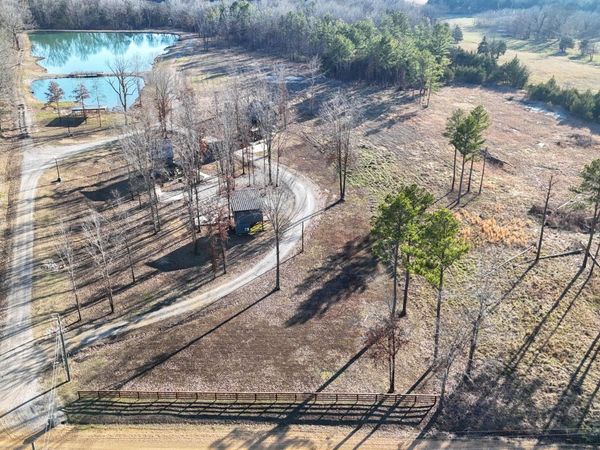 950 Adams Ln, Starkville, MS 39759