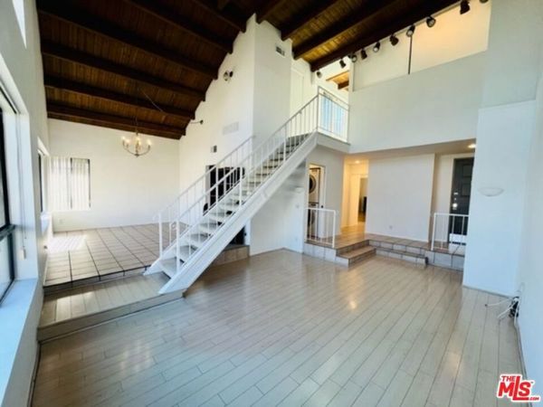 221 S Gale Drive, Unit 401, Beverly Hills, CA 90211