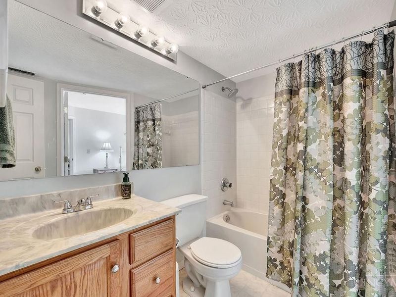 4281 Defender Drive, Unit 202, Cincinnati, OH 45252 Photo 14