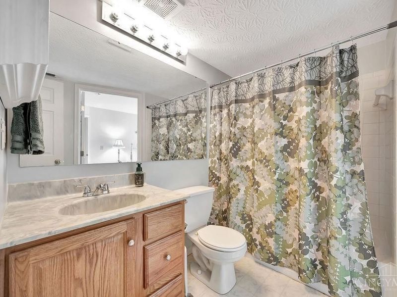 4281 Defender Drive, Unit 202, Cincinnati, OH 45252 Photo 15