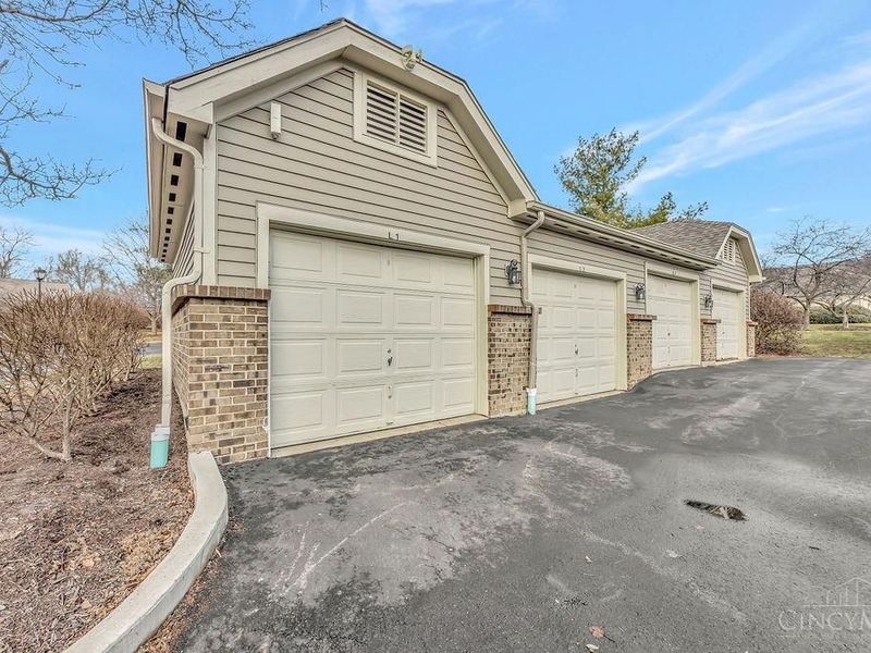 4281 Defender Drive, Unit 202, Cincinnati, OH 45252 Photo 31