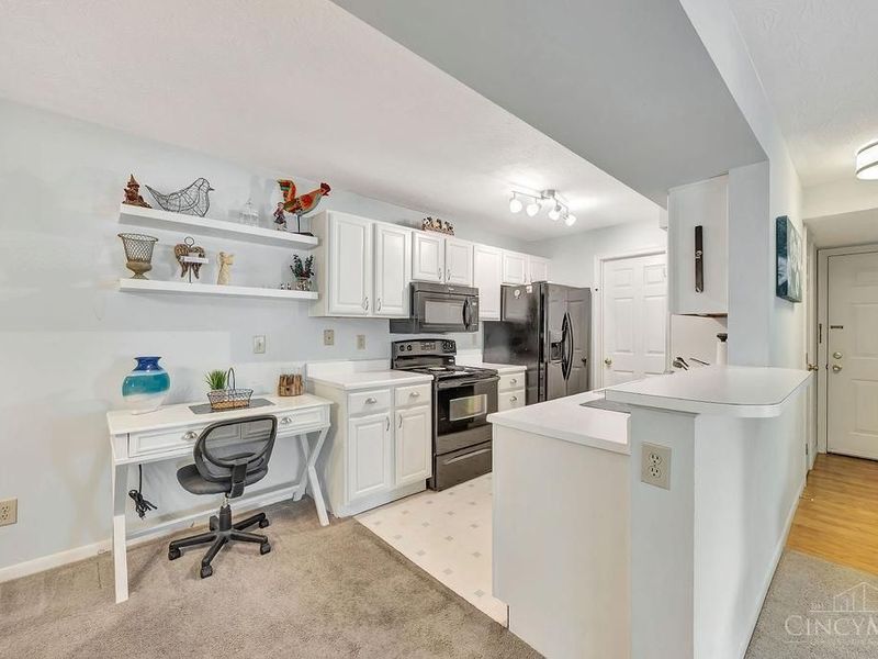 4281 Defender Drive, Unit 202, Cincinnati, OH 45252 Photo 7