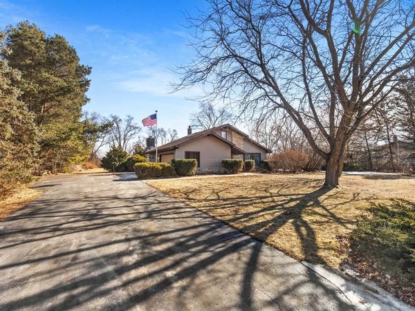 W330S8160 Country LANE, Mukwonago, WI 53149