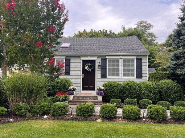 49 Fanning, Hampton Bays, NY 11946