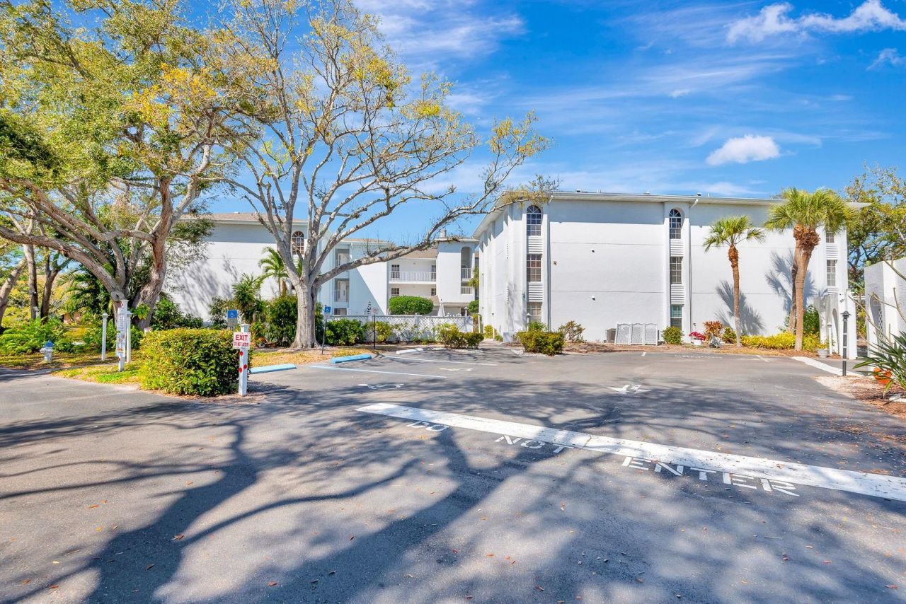 6304 Pointe West Boulevard, Unit A306, Bradenton, FL 34209 Photo