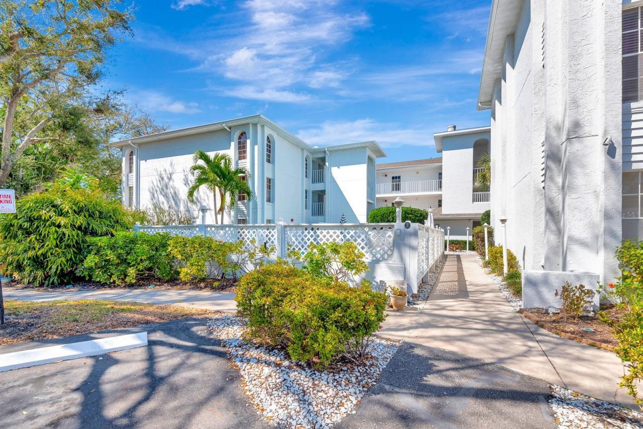 6304 Pointe West Boulevard, Unit A306, Bradenton, FL 34209 Photo