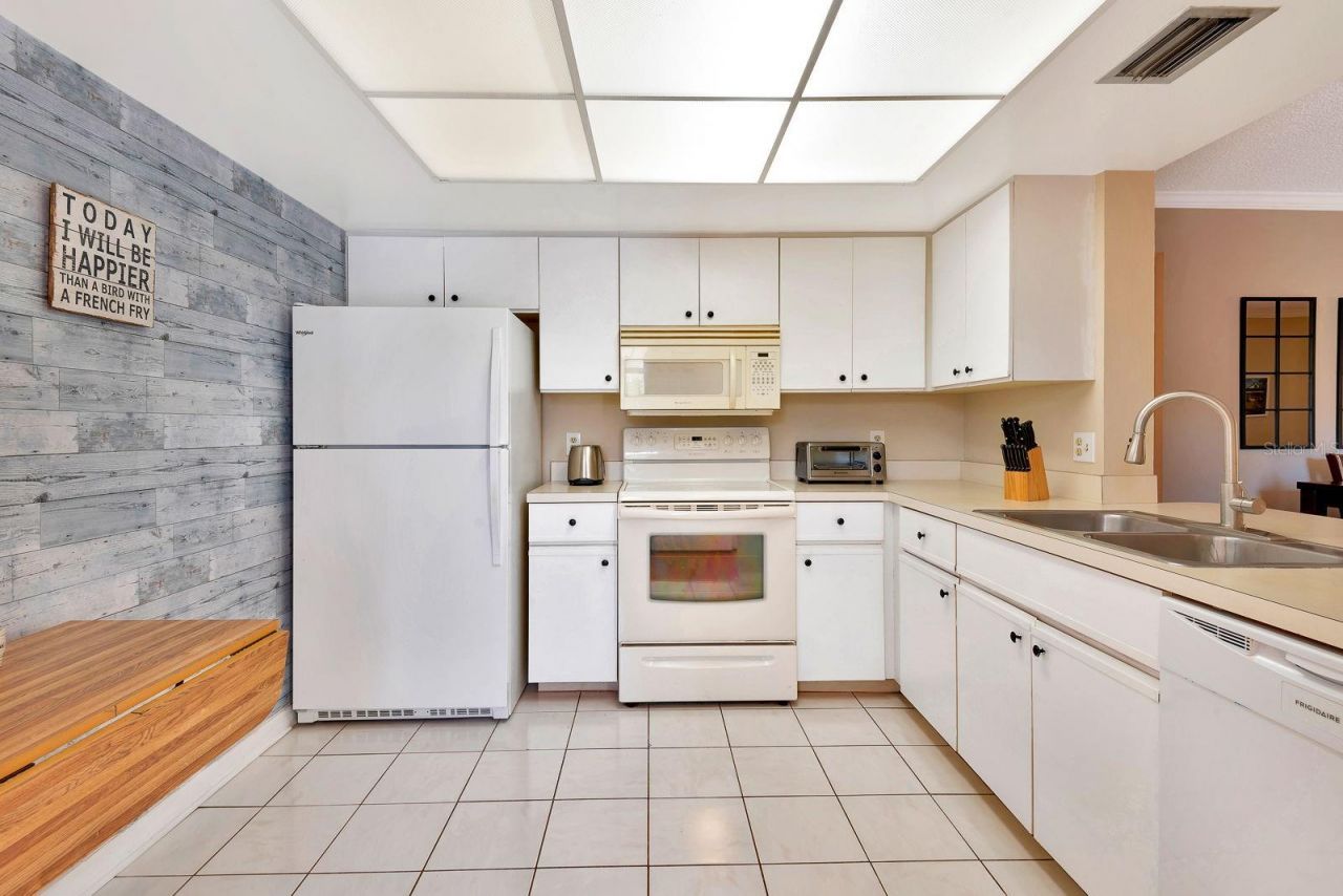 6304 Pointe West Boulevard, Unit A306, Bradenton, FL 34209 Photo