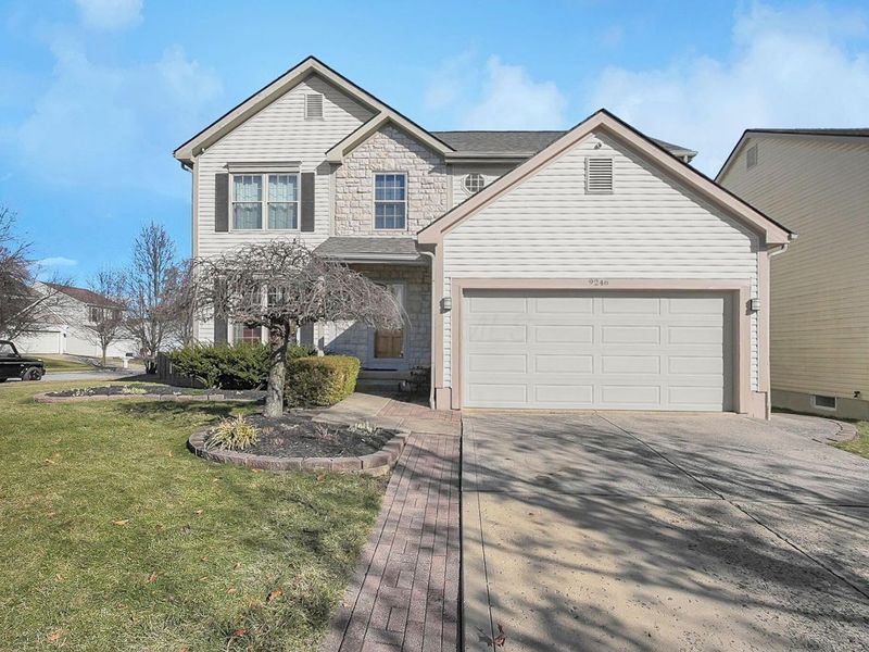 9246 Windy Creek Drive, Columbus, OH 43240 Photo 1