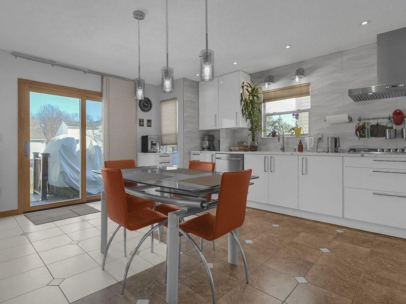 9246 Windy Creek Drive, Columbus, OH 43240 Photo 13