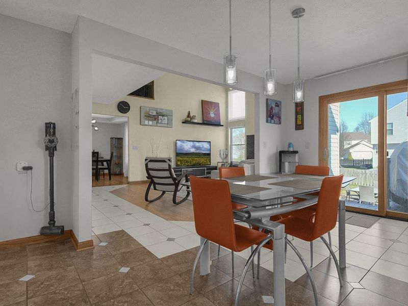 9246 Windy Creek Drive, Columbus, OH 43240 Photo 16