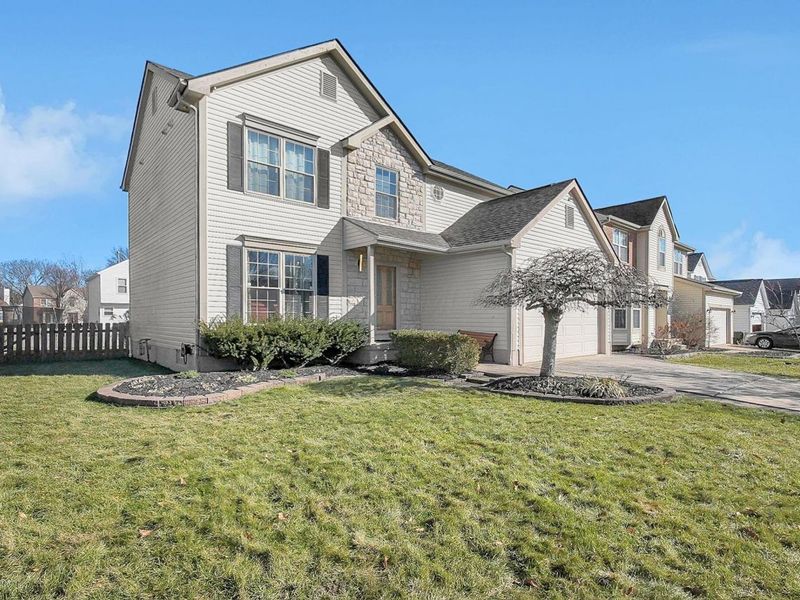 9246 Windy Creek Drive, Columbus, OH 43240 Photo 2