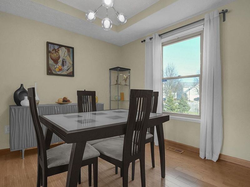 9246 Windy Creek Drive, Columbus, OH 43240 Photo 9