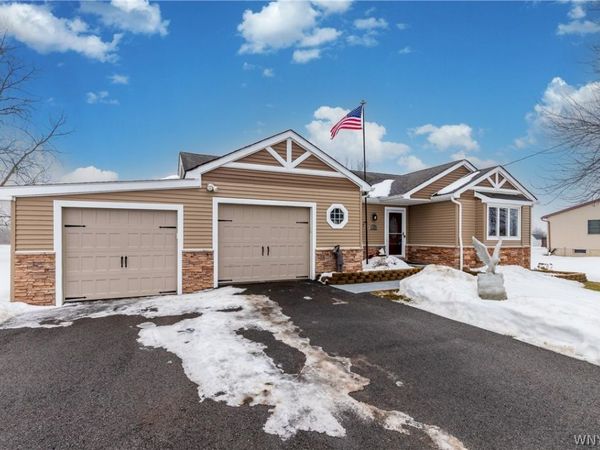 4788 Mapleton Road, Lockport, NY 14094