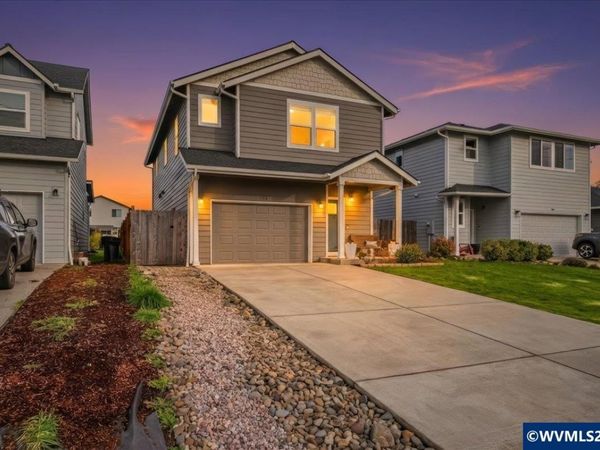 783 S 15th St, Philomath, OR 97370