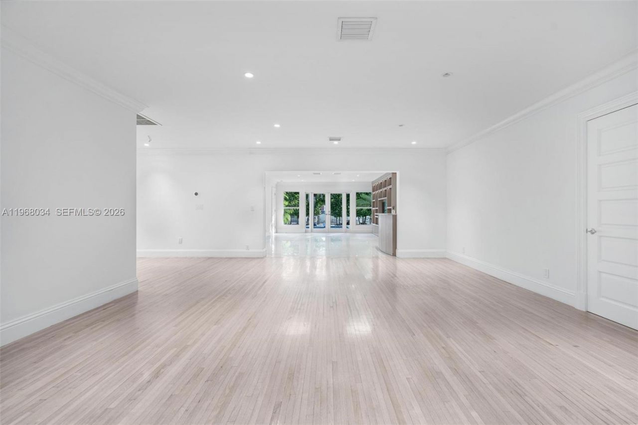 10121 E Broadview Dr , Bay Harbor Islands, FL 33154 Photo