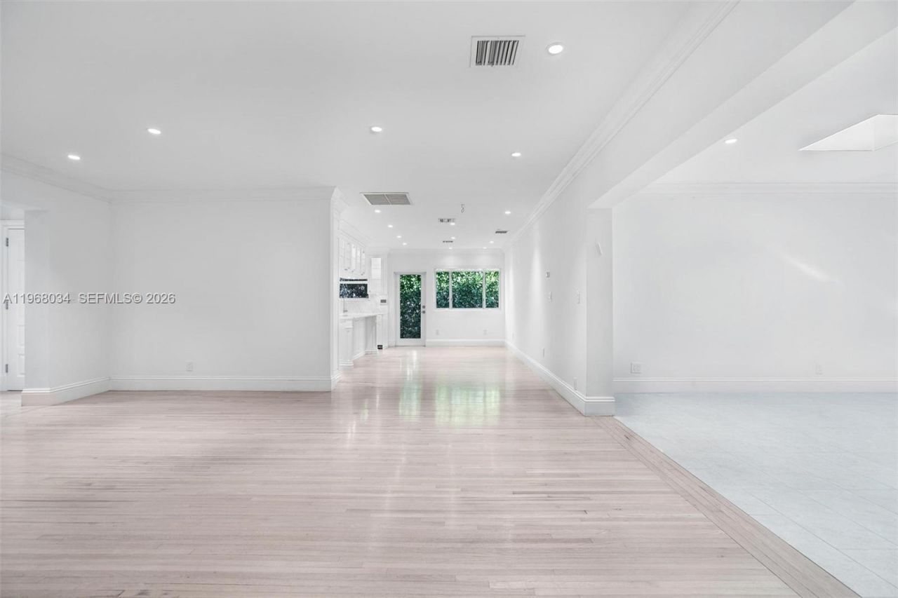 10121 E Broadview Dr , Bay Harbor Islands, FL 33154 Photo