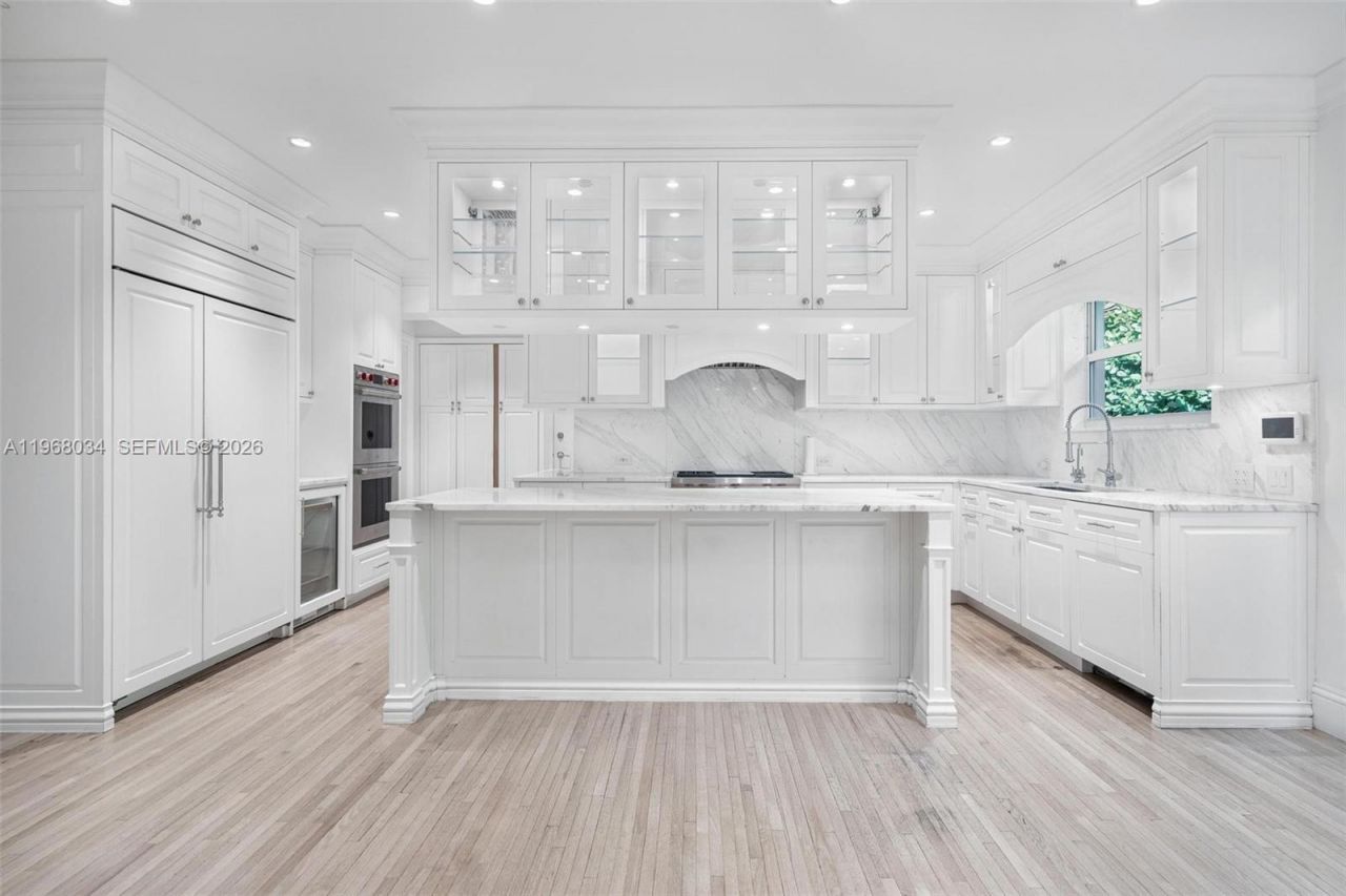 10121 E Broadview Dr , Bay Harbor Islands, FL 33154 Photo