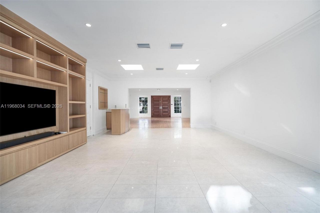 10121 E Broadview Dr , Bay Harbor Islands, FL 33154 Photo