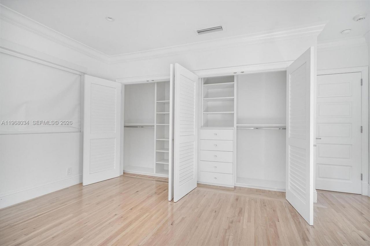 10121 E Broadview Dr , Bay Harbor Islands, FL 33154 Photo