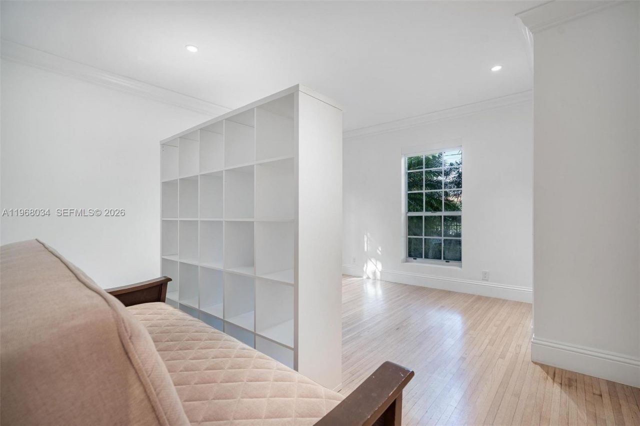 10121 E Broadview Dr , Bay Harbor Islands, FL 33154 Photo