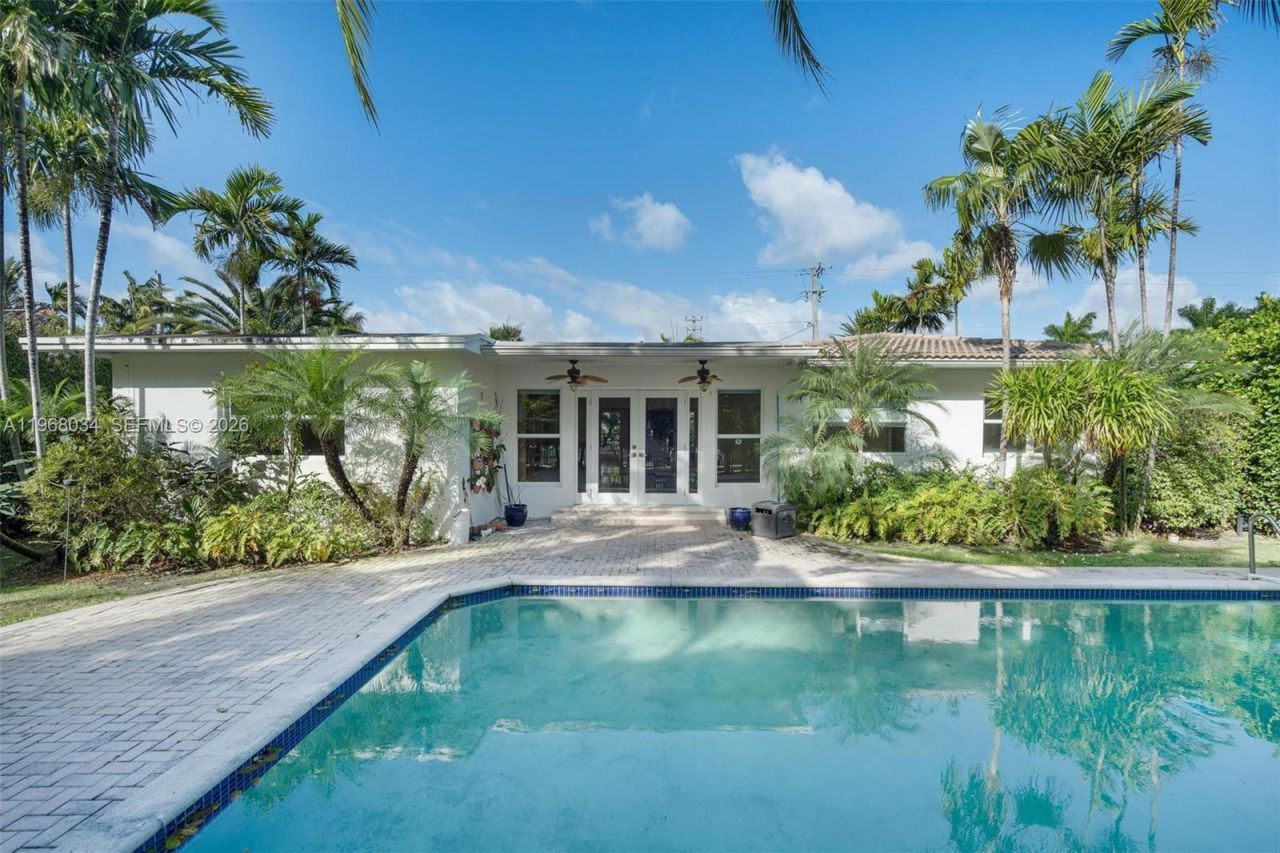 10121 E Broadview Dr , Bay Harbor Islands, FL 33154 Photo