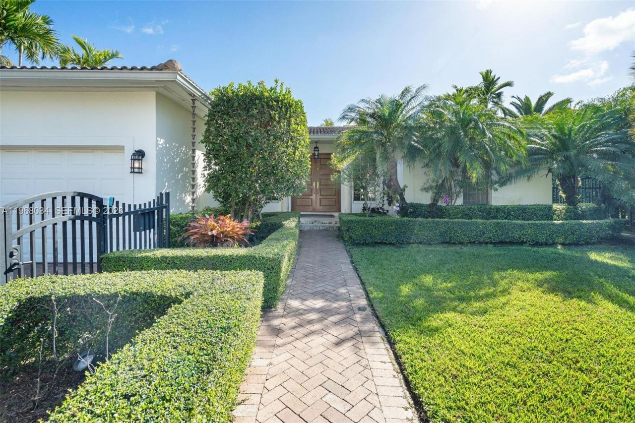 10121 E Broadview Dr , Bay Harbor Islands, FL 33154 Photo