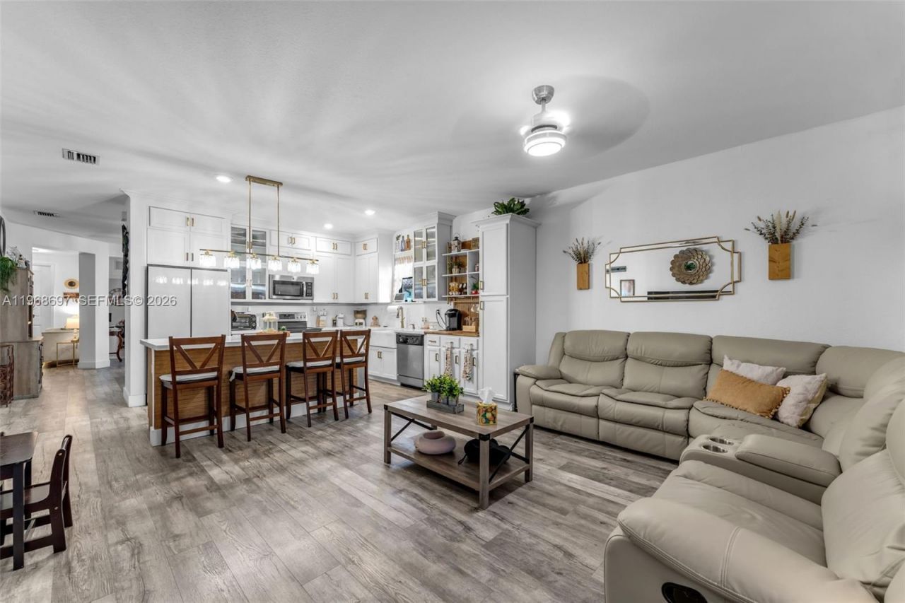 2484 SE 2nd St, Homestead, FL 33033 Photo