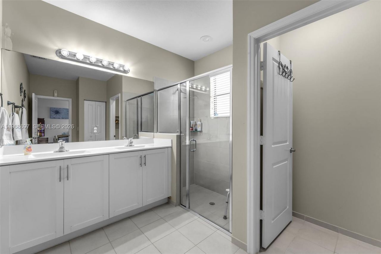 2484 SE 2nd St, Homestead, FL 33033 Photo