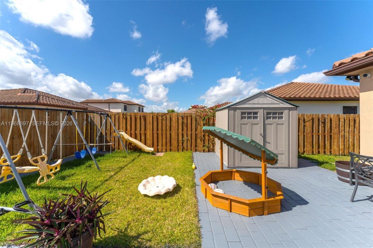 2484 SE 2nd St, Homestead, FL 33033 Photo