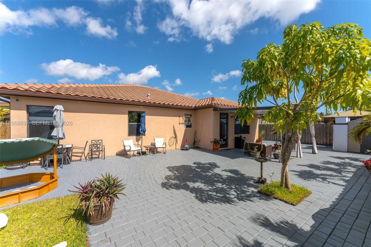 2484 SE 2nd St, Homestead, FL 33033 Photo