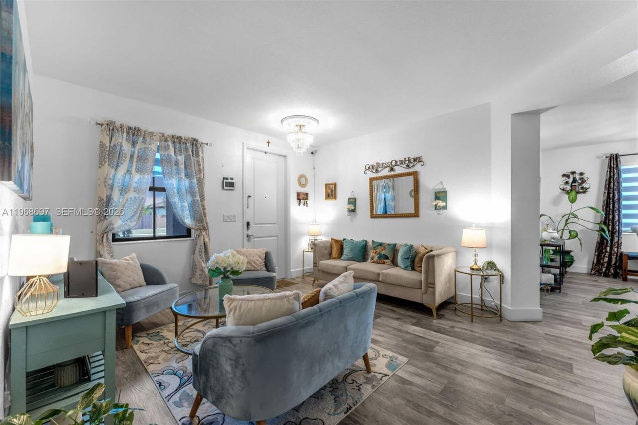 2484 SE 2nd St, Homestead, FL 33033 Photo