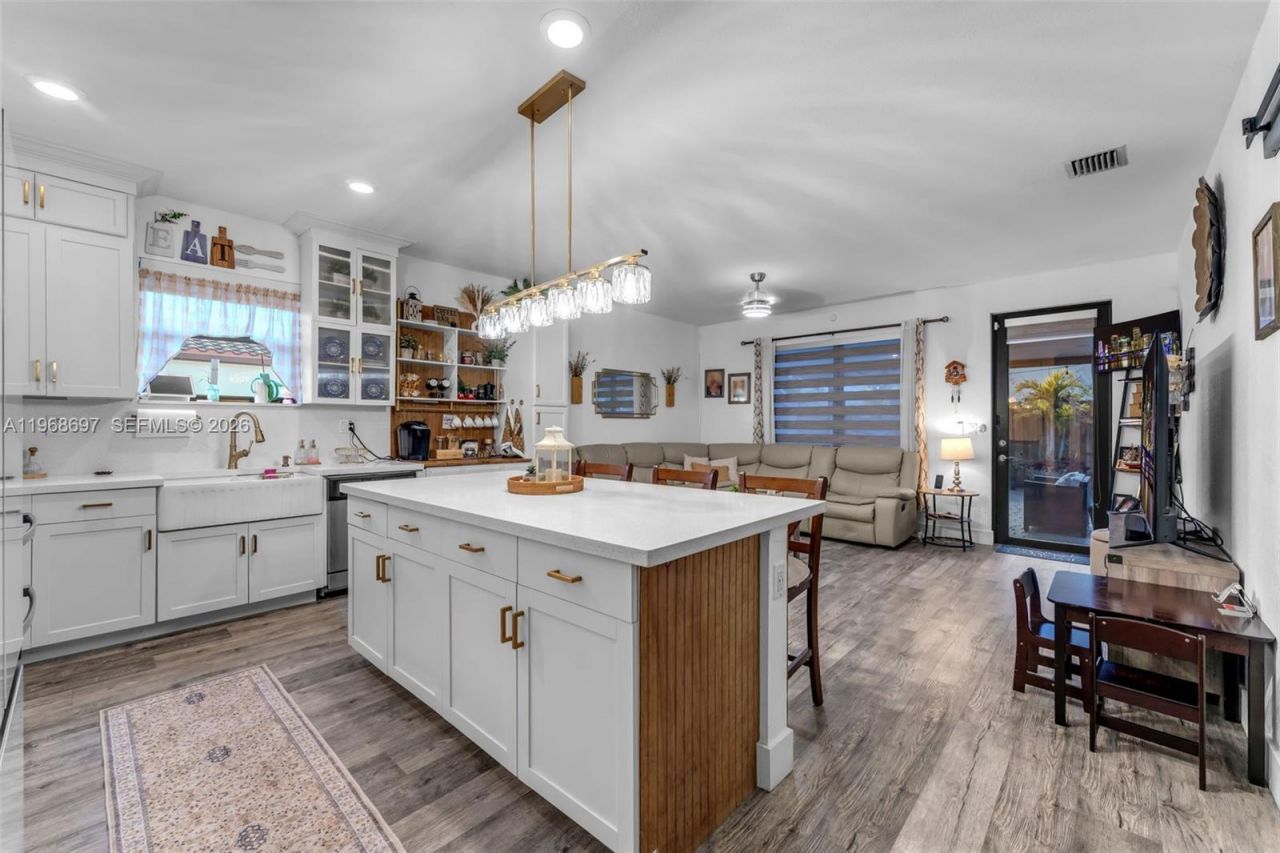 2484 SE 2nd St, Homestead, FL 33033 Photo