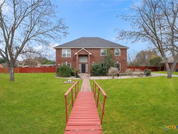 175 Plantation Drive, Seguin, TX 78155