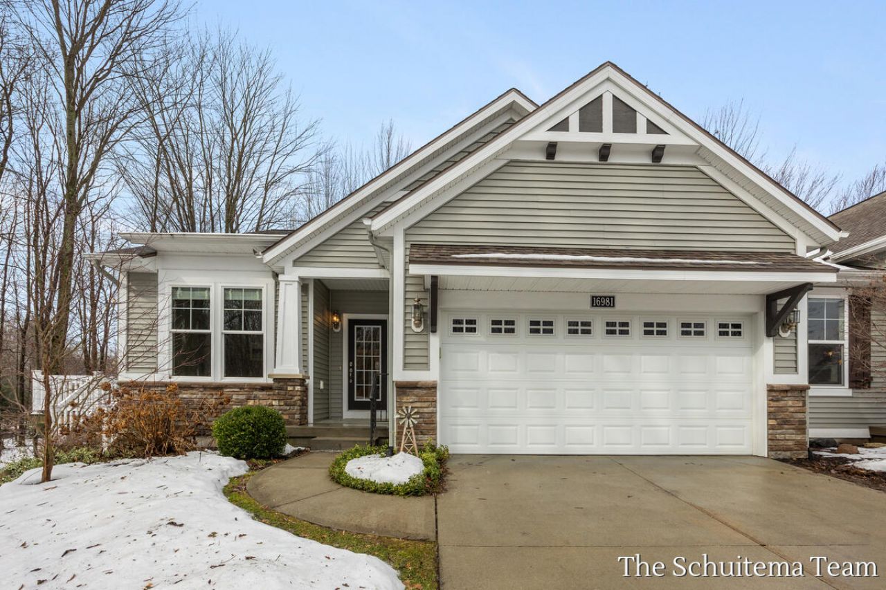 16981 Pickett Lane, Nunica, MI 49448 Main Photo