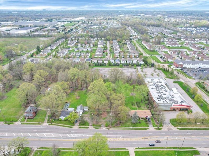 2423 Stelzer Road, Columbus, OH 43219 Photo 7