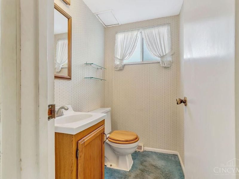 818 Rosetree Lane, Cincinnati, OH 45230 Photo 10