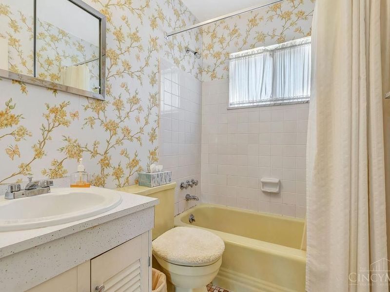 818 Rosetree Lane, Cincinnati, OH 45230 Photo 23