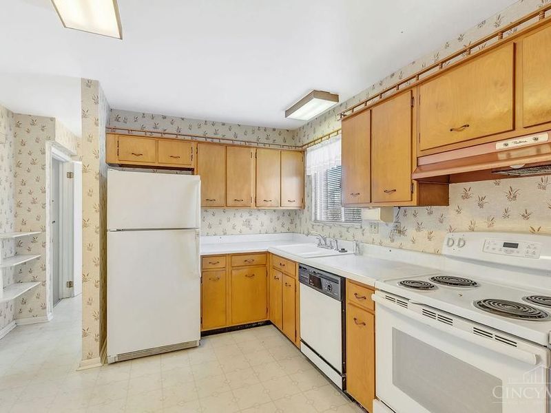 818 Rosetree Lane, Cincinnati, OH 45230 Photo 7