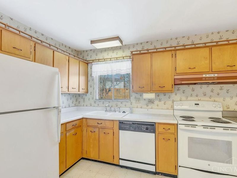 818 Rosetree Lane, Cincinnati, OH 45230 Photo 9