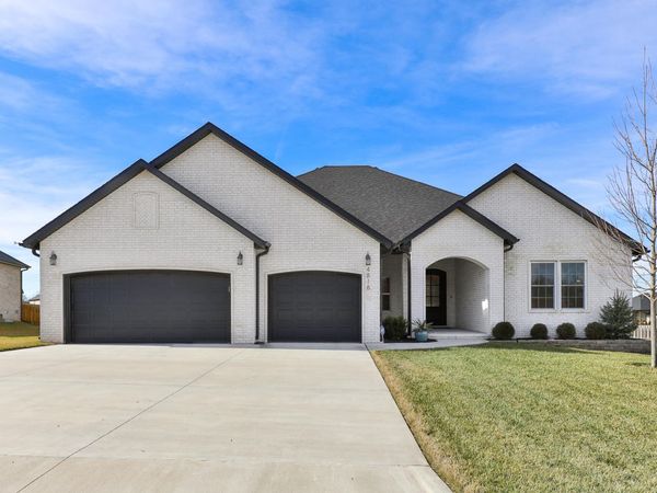 4818 E Silverado Road, Springfield, MO 65802